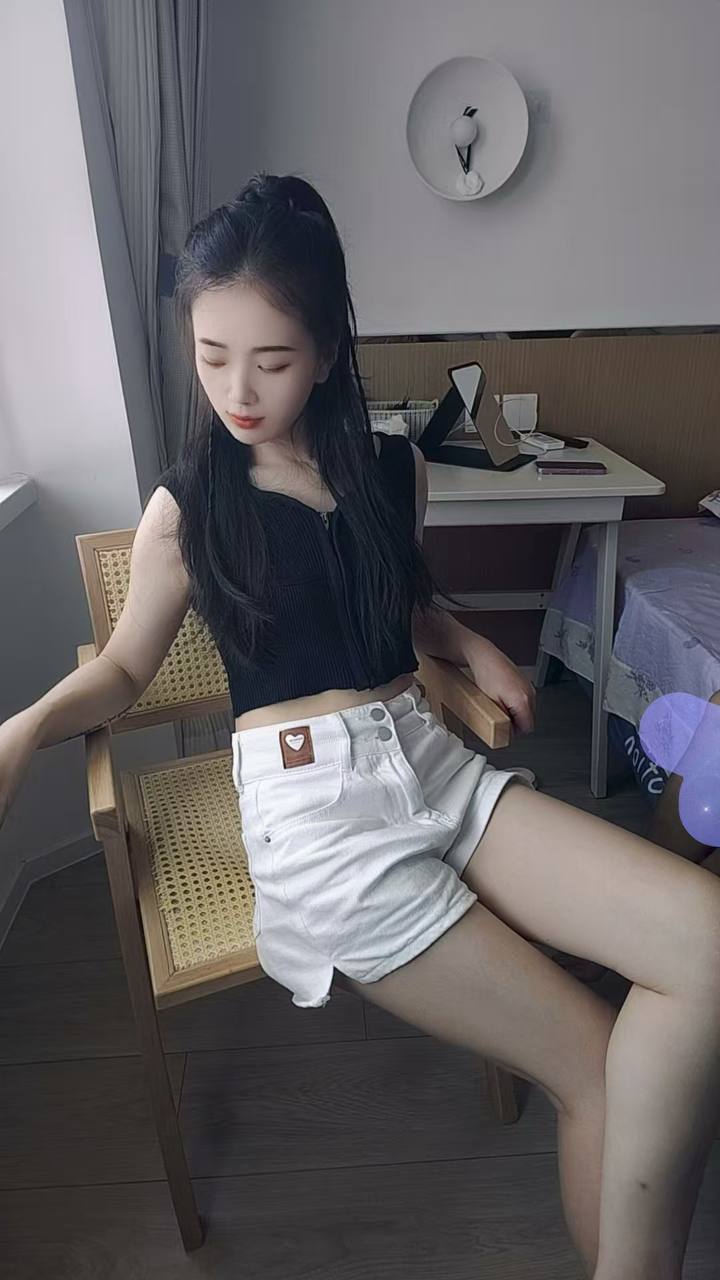 134858c7iwwy89ii5imr53.jpg